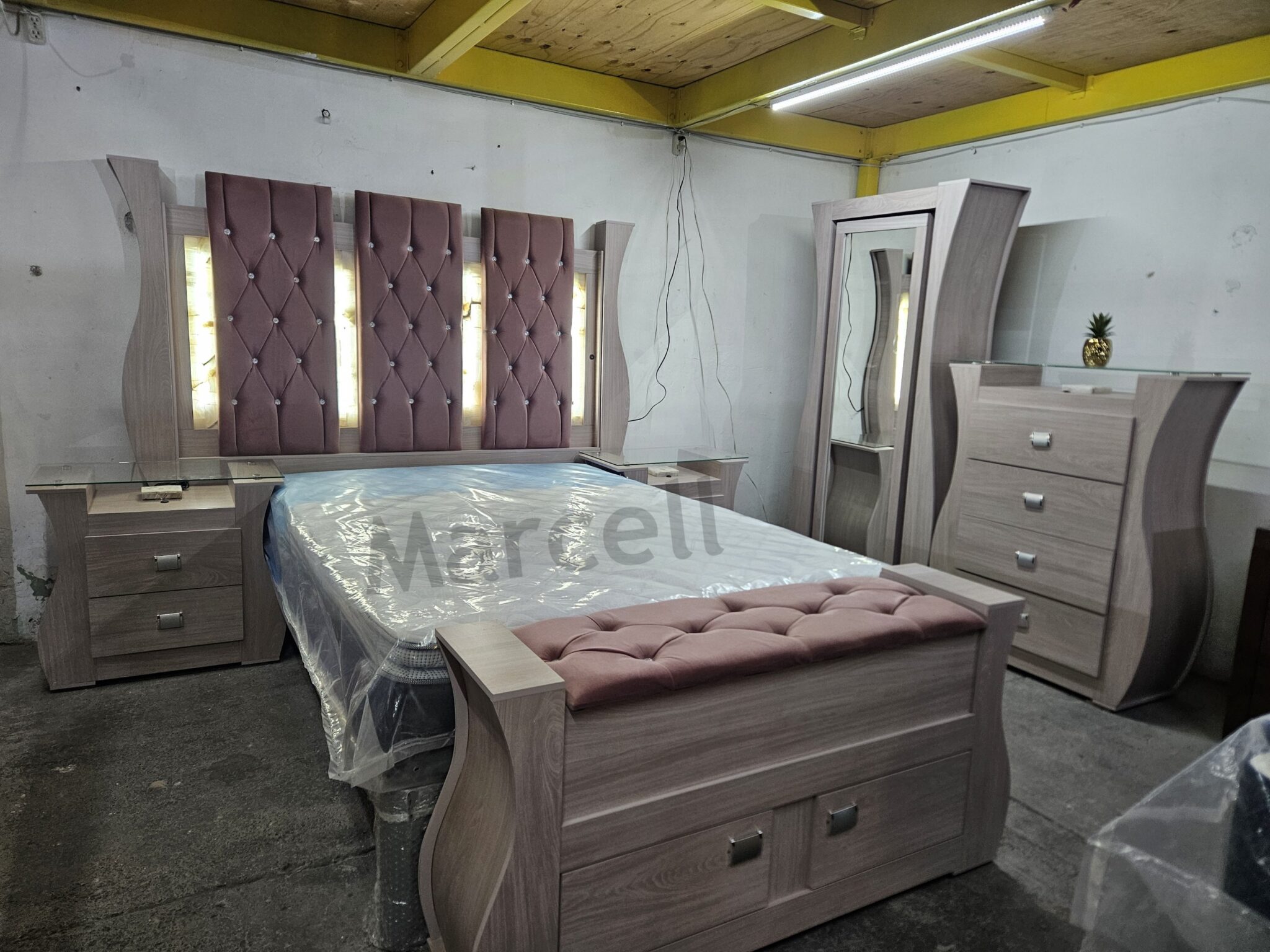 rec-mara-tulip-n-muebler-as-marcell